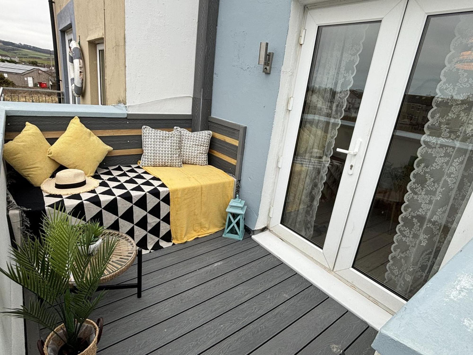 23 Coastal Comfort *